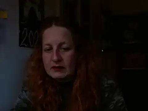 ViioletaMora's Live Chat Room
