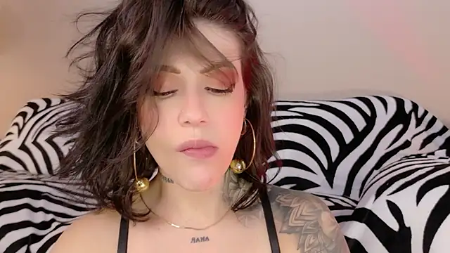 Hannah_Borbon – Naživo chatovacia miestnosť