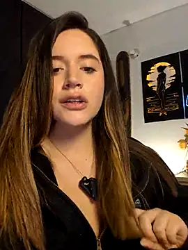 חדר צ'אט בשידור חי של maliciaworld