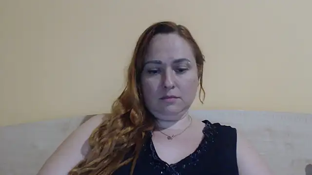 חדר צ'אט בשידור חי של Foxy_Kate3333