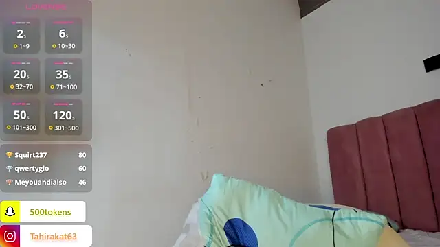 Tahira_21_'s Live Chat Room