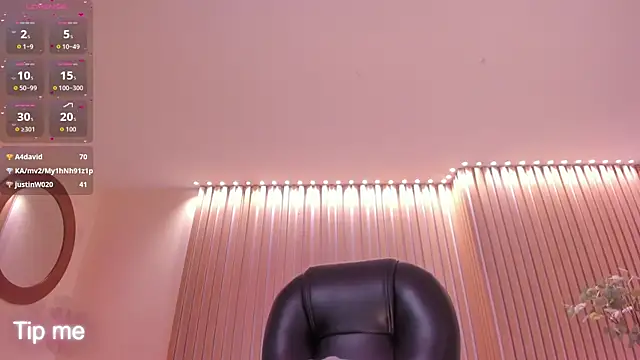 חדר צ'אט בשידור חי של CorinneRusso