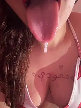 Bella-Khaliifa Adlı Modelin Canlı Sohbet Odası