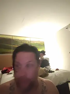 Buddy_Cuck: δωμάτιο απευθείας συνομιλίας