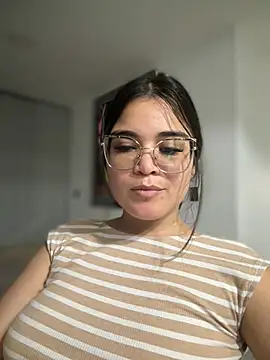 חדר צ'אט בשידור חי של CamilaSofiia