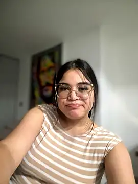 CamilaSofiia Adlı Modelin Canlı Sohbet Odası