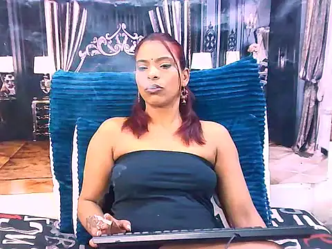 חדר צ'אט בשידור חי של IndianSexyAss