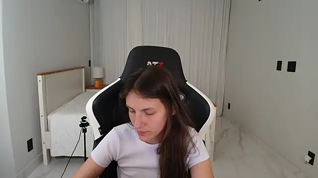 upssnowy's Live Chat Room