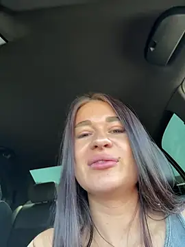 UrLillShy Live chatroom
