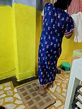 Priyasexcpl – live sex-cam-show