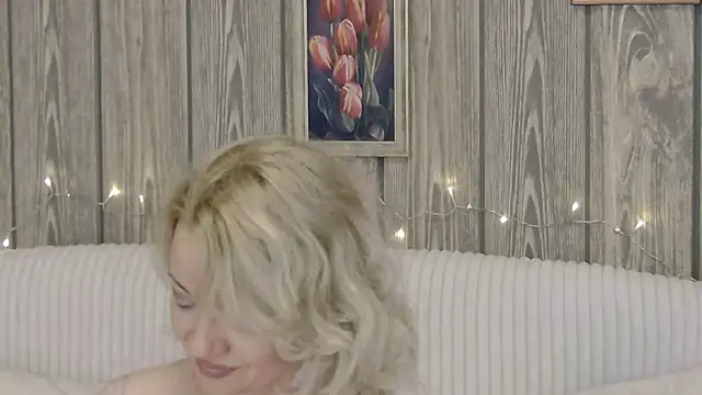 ClassyTinaa's Live Chat Room