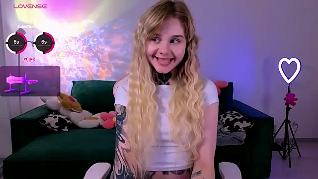 חדר צ'אט בשידור חי של Britney_Lynch