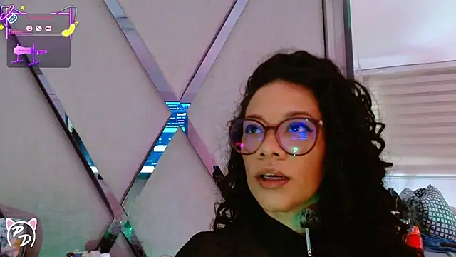 חדר צ'אט בשידור חי של paula_daniela1