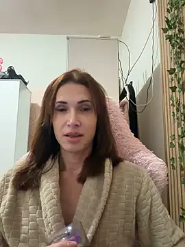 Irresistible24 Live chatroom