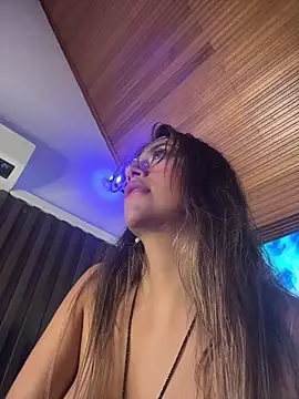 חדר צ'אט בשידור חי של Atenea_cute21