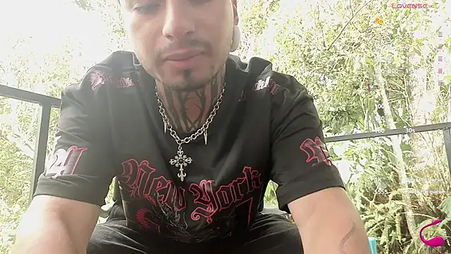 JuanCamiilo_66's Live Sex Cam Show