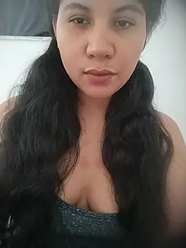Show sexual ao vivo de Yara0k