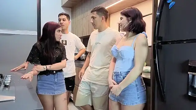 Hall_sextape Adlı Modelin Canlı Sohbet Odası