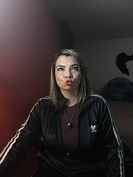 Živá chatovací místnost charlotedoll