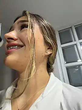 Arianavillada 现 场聊天室