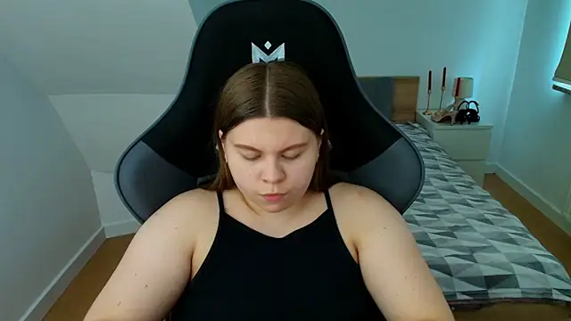 AbbyLuxee 现场聊天室