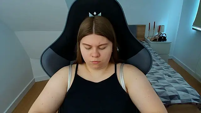 AbbyLuxee live-chat rom