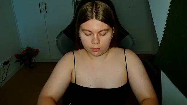 AbbyLuxee's Live Chat Room