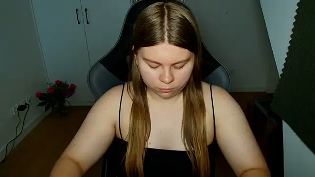 AbbyLuxee's Live Chat Room