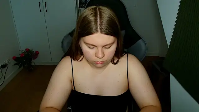 AbbyLuxee লাইভ চ্যাট রুম