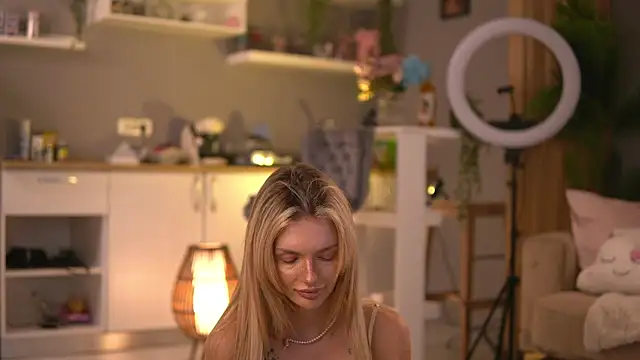 ButterflyLeah Adlı Modelin Canlı Sohbet Odası
