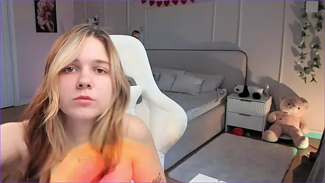 Frau_Lina live-chat rom