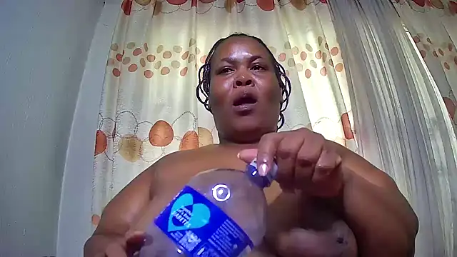 Pertunjukan Kamera Seks Secara Langsung BigBellySlutty