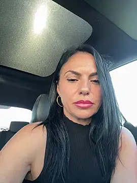 KimKelly13 Adlı Modelin Canlı Sohbet Odası