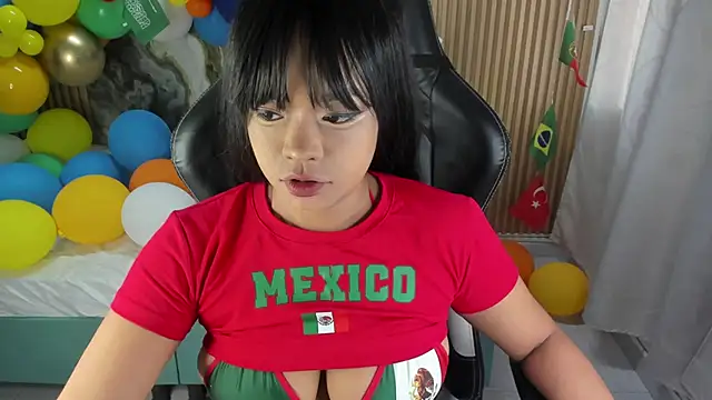 Lili_16's Webcam Show