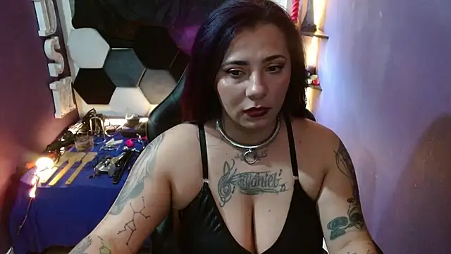 Pokój czatu na żywo – Alexa_Slavehot777