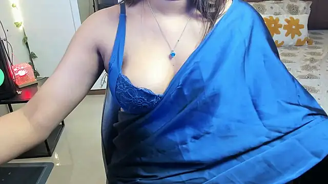 AryaSareen28 Adlı Modelin Canlı Sohbet Odası