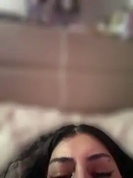 ThickerThanYoBitchn Live chat-huone