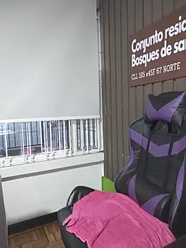Živá chatovací místnost Cute_Penelope