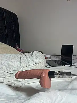 Bella045 Adlı Modelin Canlı Sohbet Odası