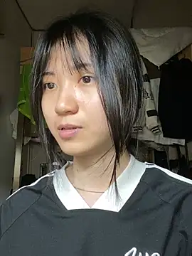 -hanime- Adlı Modelin Canlı Sohbet Odası