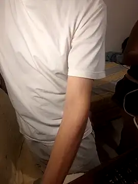 Meeliivee чат на живо
