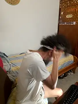 Meeliivee Adlı Modelin Canlı Sohbet Odası