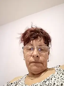 flymyrya123's Live Chat Room