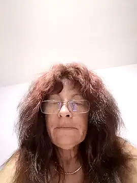 flymyrya123's Live Chat Room
