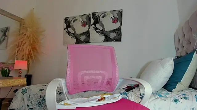 Darsha_Hara Adlı Modelin Canlı Sohbet Odası