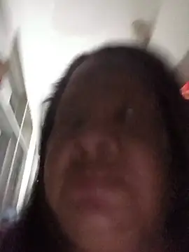 חדר צ'אט בשידור חי של Shanttal0272