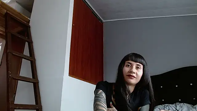 Emilia_1995 – live chatrum