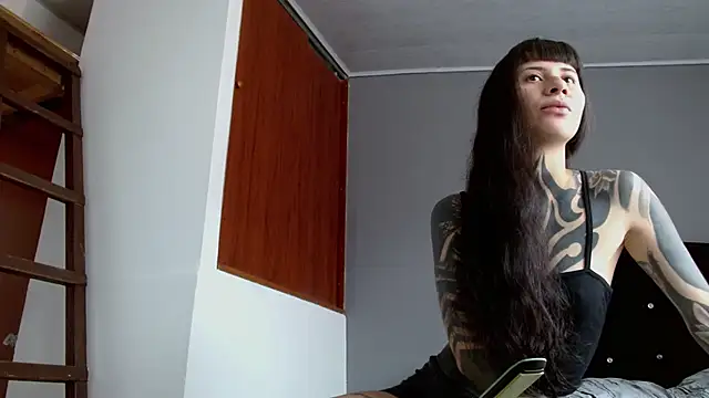 Emilia_1995: απευθείας συνομιλία ΧΧΧ
