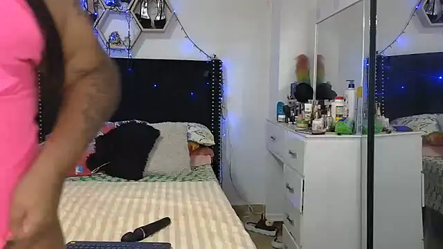 Chat soba uživo modela charlotte_077
