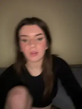 -Leasophie Adlı Modelin Canlı Sohbet Odası